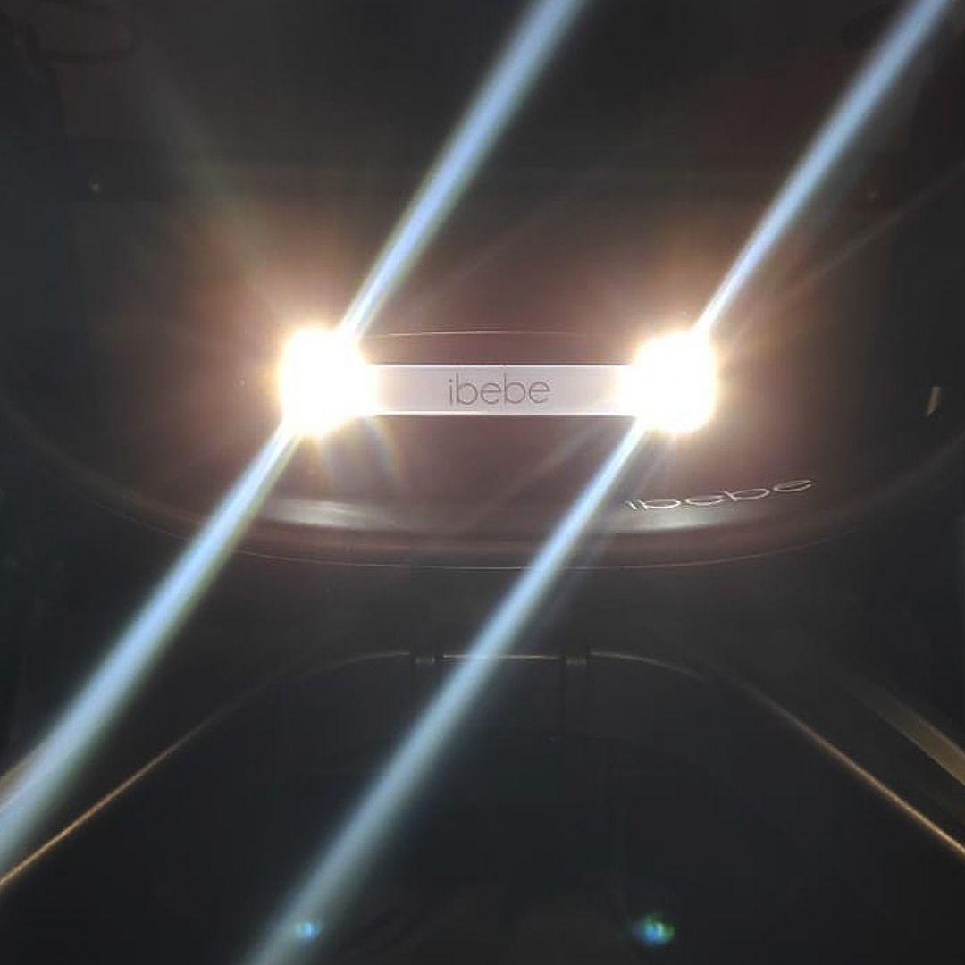 Carrito de bebé eléctrico ibebe Drive con sistema de frenado inteligente luz led