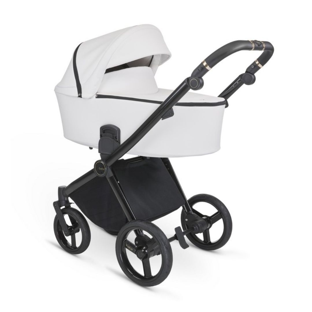 iBebe-Gloss-eco-Blanco - carritosdebebes.com (1) iBebe Gloss eco blanco capazo para recién nacido hasta 9kg y silla de paseo hasta 22kg con saco de dormir comodidad absoluta y funcionalidad diseño cautivador