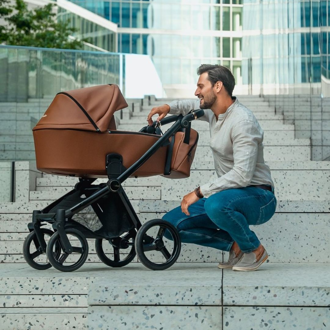 iBebe Gloss eco chestnut capazo para recién nacido hasta 9kg y silla de paseo hasta 22kg con saco de dormir comodidad absoluta y funcionalidad diseño cautivador