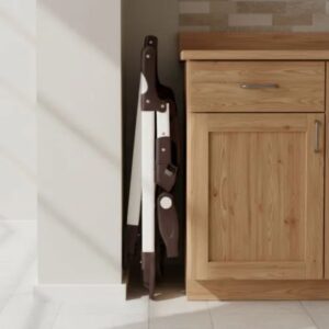 silla plegable para comer de bebé ecotoys, su función plegable, ahorra espacio facilitando su transporte